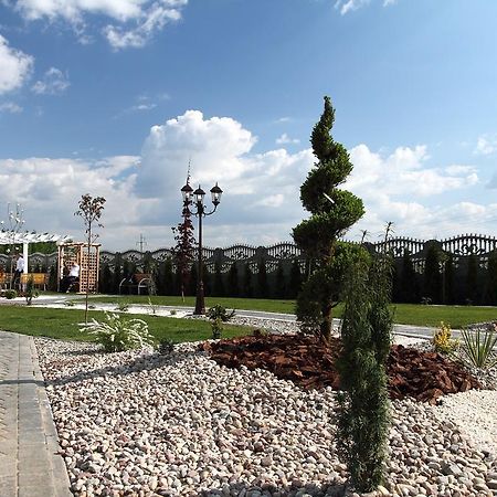 Zajazd Cobra Остров-Мазовецка Екстериор снимка